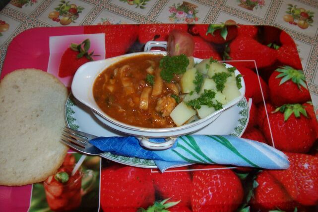 Imagine Reteta culinara Pacal Porkolt (Tocanita de burta cu creieri sau maduva) | 2review.ro