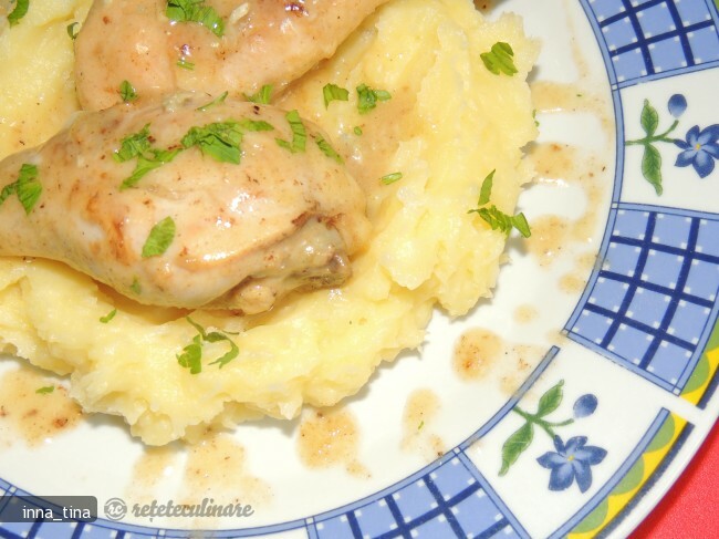 Imagine Reteta culinara Pui cu Sos de Gorgonzola | 2review.ro