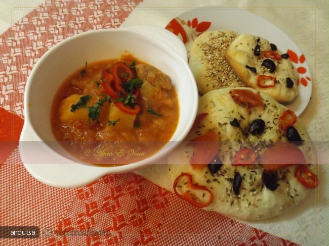 Imagine Reteta culinara Tocanita Taraneasca cu Lipii de Casa | 2review.ro