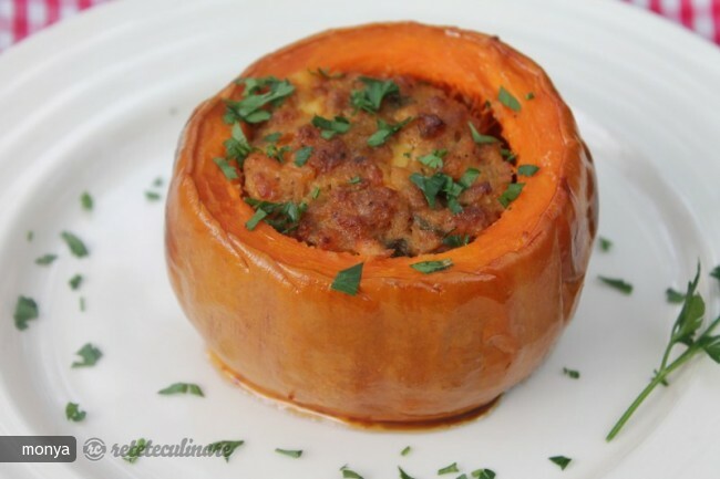 Imagine Reteta culinara Dovleac Umplut cu Carne de Curcan si Nuci | 2review.ro