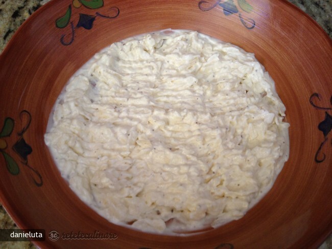 Imagine Reteta culinara Sos (dip) de Usturoi | 2review.ro