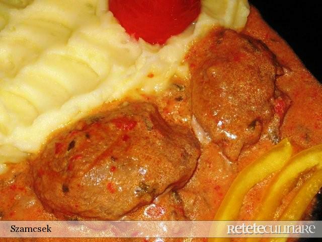 Imagine Reteta culinara Medalion de vita in sos si piure | 2review.ro