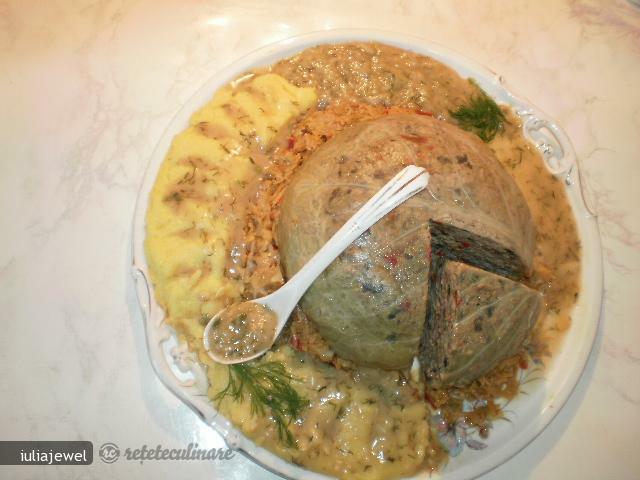 Imagine Reteta culinara Bulz de Varza Dulce Umpluta cu Carne | 2review.ro