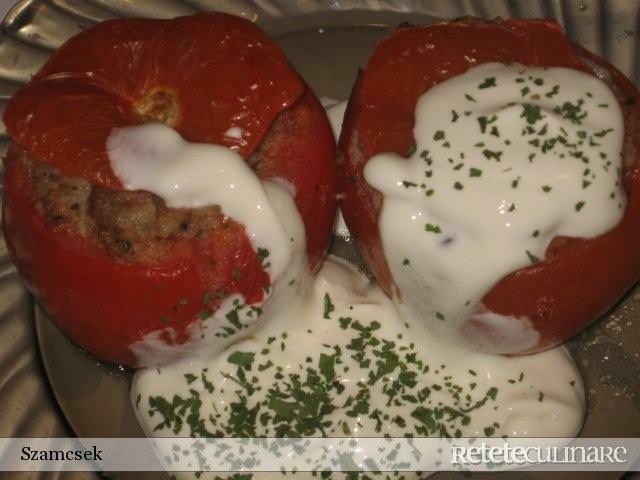 Imagine Reteta culinara Rosii umplute cu carne si orez | 2review.ro