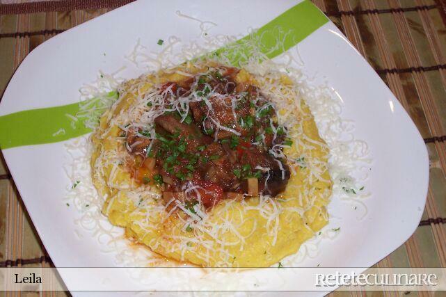 Imagine Reteta culinara Tochitura olteneasca cu mamaliguta | 2review.ro