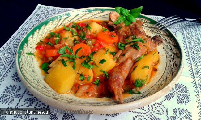 Imagine Reteta culinara Tocanita de legume cu carne de iepure | 2review.ro