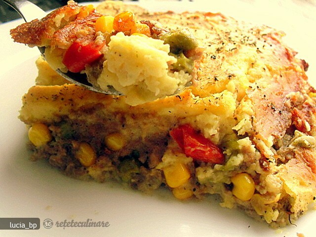 Imagine Reteta culinara Pate Chinois (placinta cu Carne in Crusta de Cartofi Piure) | 2review.ro