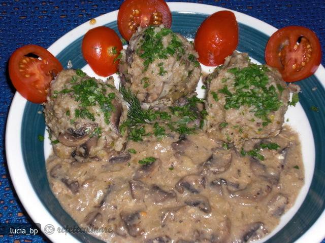 Imagine Reteta culinara Perisoare cu Sos de Ciuperci | 2review.ro