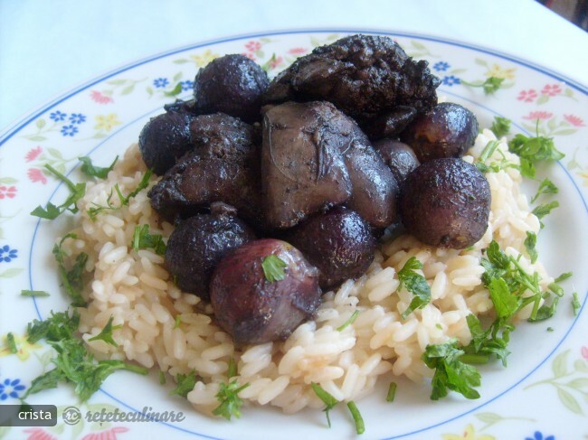 Imagine Reteta culinara Ficatei de Pui cu Struguri Negri | 2review.ro