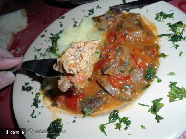 Imagine Reteta culinara Tocanita de Maruntaie de Pui | 2review.ro
