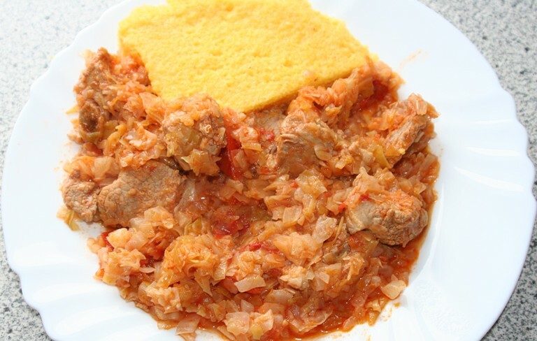 Imagine Reteta culinara Varza dulce cu rosii si carne | 2review.ro