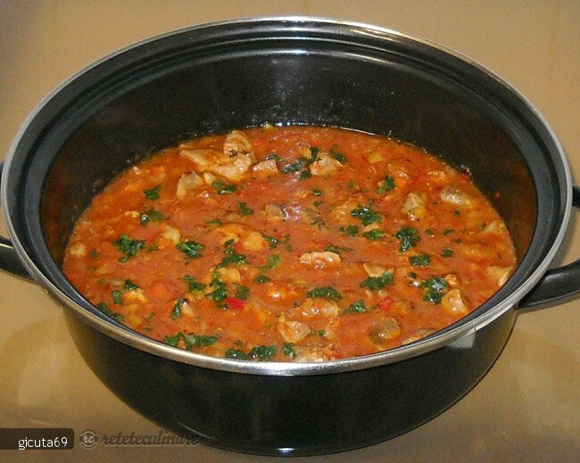 Imagine Reteta culinara Tocanita de pipote si inimi | 2review.ro