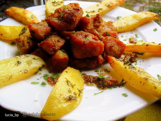 Imagine Reteta culinara Cubulete de Porc cu Garnitura de Cartofi cu Lamaie | 2review.ro