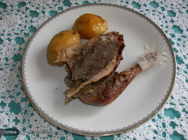 Imagine Reteta culinara Bibilica Umpluta cu Carne de Cirnat, Castane si Curmale | 2review.ro