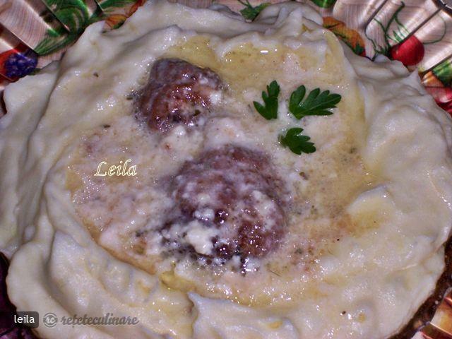 Imagine Reteta culinara Chiftelute In Sos Bechamel | 2review.ro