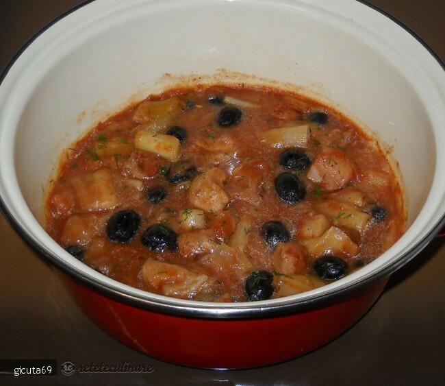 Imagine Reteta culinara Tocanita de Porc cu Praz si Masline | 2review.ro