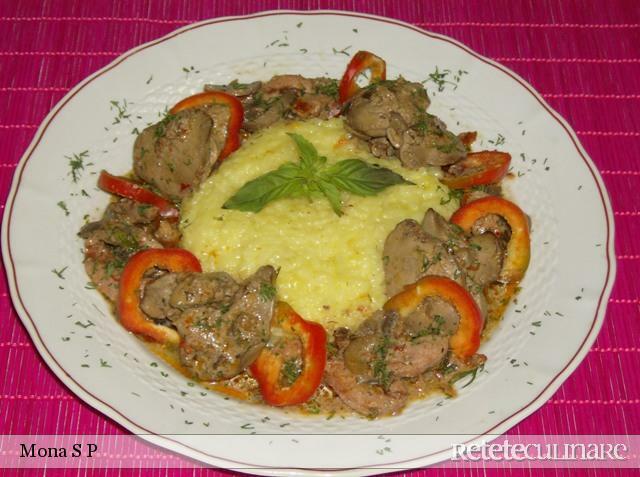 Imagine Reteta culinara Ficatei de pui si carnati cu ciuperci si garnitura de orez | 2review.ro