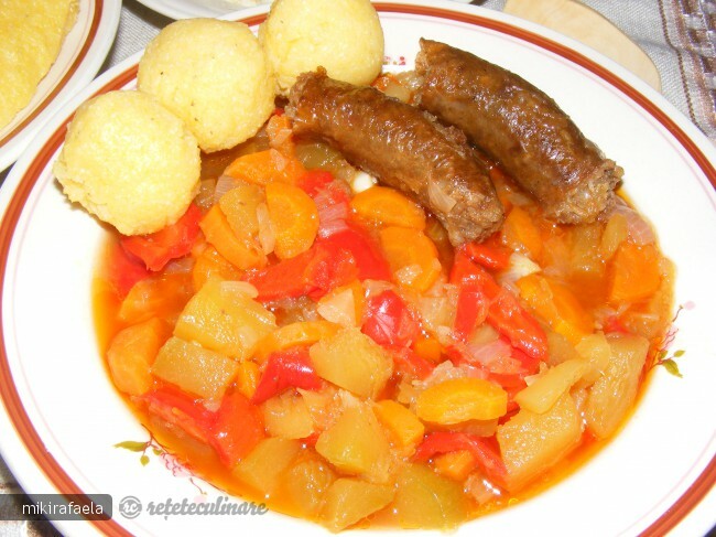 Imagine Reteta culinara Mancarica de Legume cu Carnati Afumati | 2review.ro