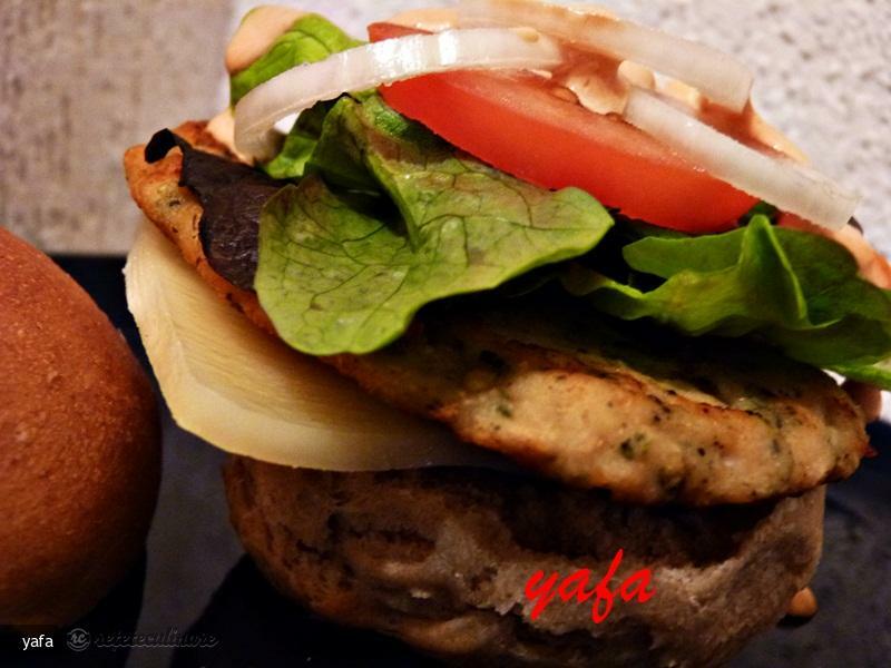 Imagine Reteta culinara Burger de Pui | 2review.ro