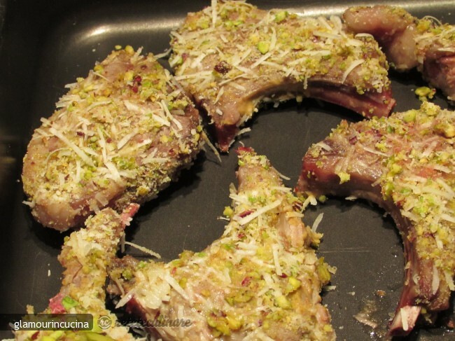 Imagine Reteta culinara Costite de Miel in Crusta de Fistic si Pireu de Anghinare | 2review.ro