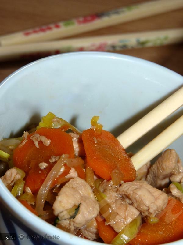 Imagine Reteta culinara Pui Asiatic cu Ghimbir si Busuioc | 2review.ro