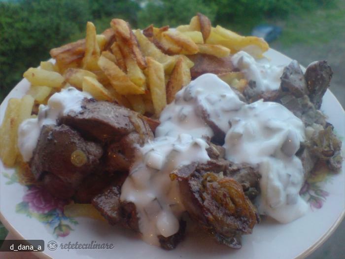 Imagine Reteta culinara Ficatei de Pui cu Sos de Castraveti Murati | 2review.ro