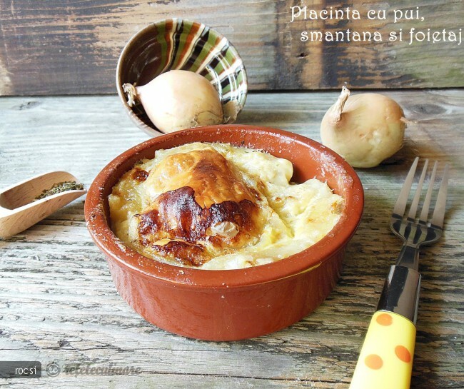 Imagine Reteta culinara Placinta cu pui, smantana si foietaj | 2review.ro