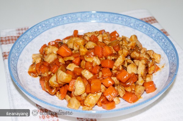 Imagine Reteta culinara Cubulete de Pui cu Morcov (Huluobo Chaojiding) | 2review.ro