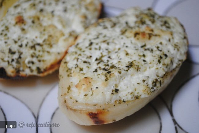 Imagine Reteta culinara Cartofi Copti Umpluti cu Branza | 2review.ro