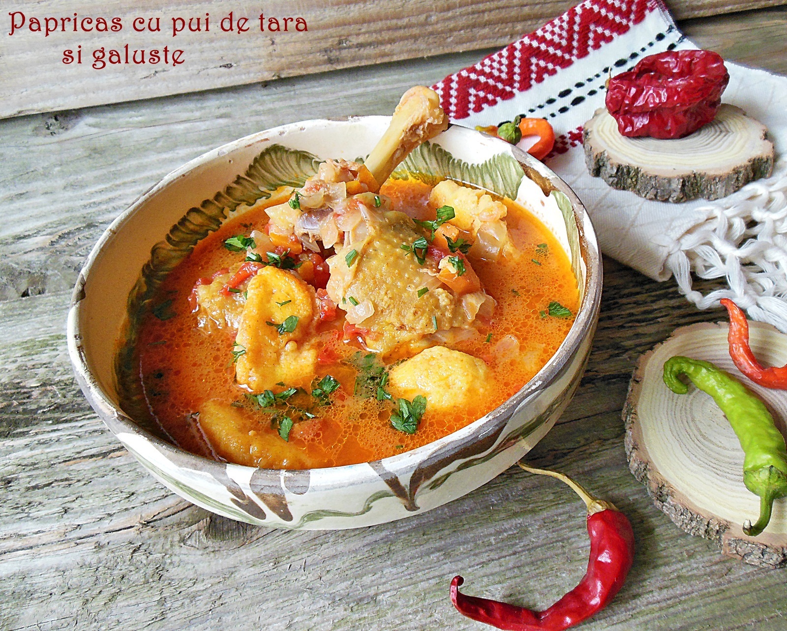 Imagine Reteta culinara Papricas cu pui de tara si galuste | 2review.ro