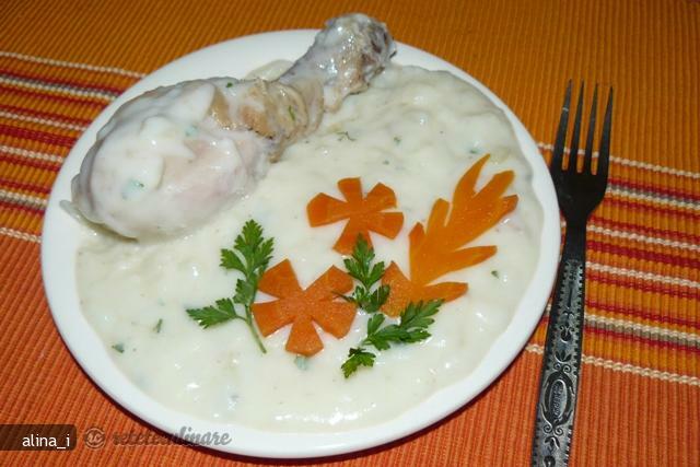 Imagine Reteta culinara Ciulama de Pui | 2review.ro