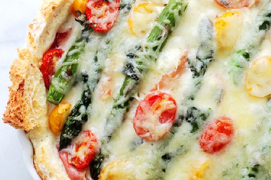 Imagine Reteta culinara Peste noapte mic Dejun Straturi cu Prosciutto și Sparanghel | 2review.ro