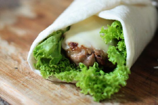 Imagine Reteta culinara Cheesesteak burritos | 2review.ro
