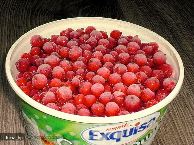 Imagine Reteta culinara Strugurei Rosii (coacaze) la Congelator | 2review.ro