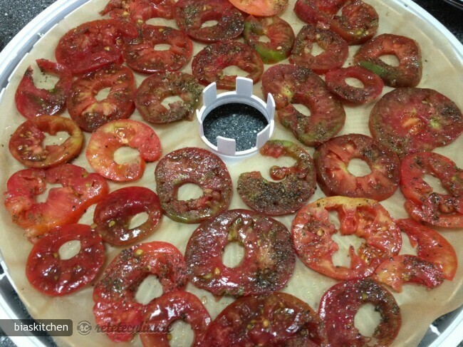 Imagine Reteta culinara Rosii Uscate Ca la Soare | 2review.ro