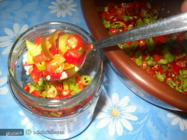 Imagine Reteta culinara Ardei iuti in otet | 2review.ro