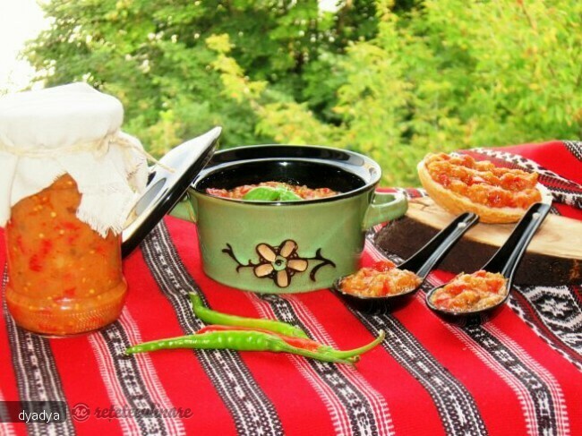 Imagine Reteta culinara Zacusca cu Gogosari | 2review.ro