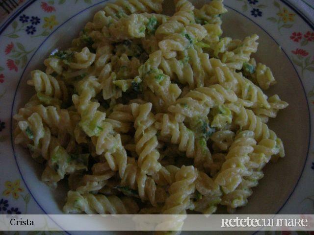 Imagine Reteta culinara Fusili, Zucchine si Ricotta (si Speck) | 2review.ro