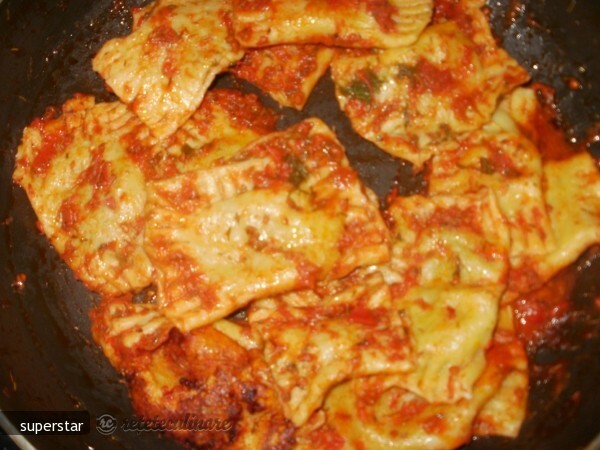 Imagine Reteta culinara Raviolli cu Spanac si Carne de Pui | 2review.ro