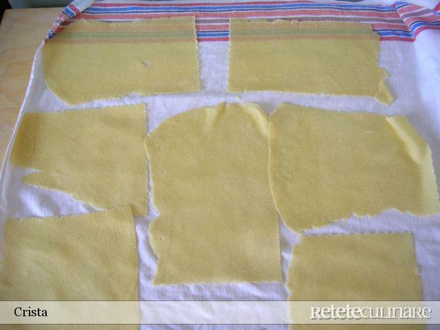 Imagine Reteta culinara Lasagnetta cu Sos de Rosii, Mozzarella si Busuioc | 2review.ro