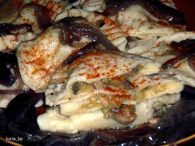 Imagine Reteta culinara Coltunasi cu Ciuperci si Cartofi | 2review.ro