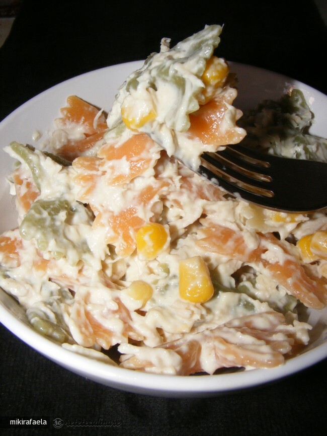 Imagine Reteta culinara Salata de Paste cu Pui | 2review.ro