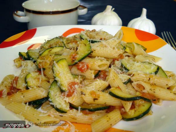 Imagine Reteta culinara Paste cu Zucchini si Rosii | 2review.ro