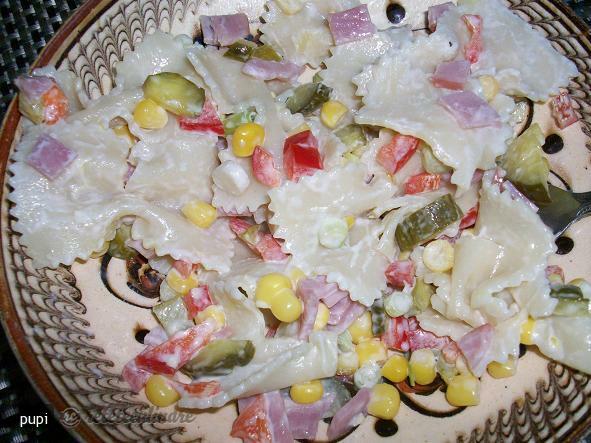 Imagine Reteta culinara Salata de Pasta | 2review.ro