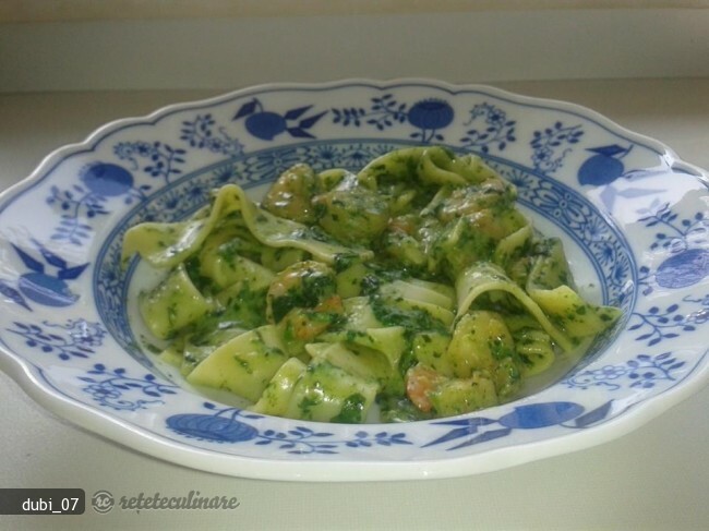 Imagine Reteta culinara Taitei cu Creveti si Spanac | 2review.ro