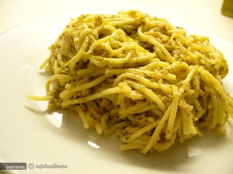 Imagine Reteta culinara Paste cu Ton si Sos Pesto | 2review.ro