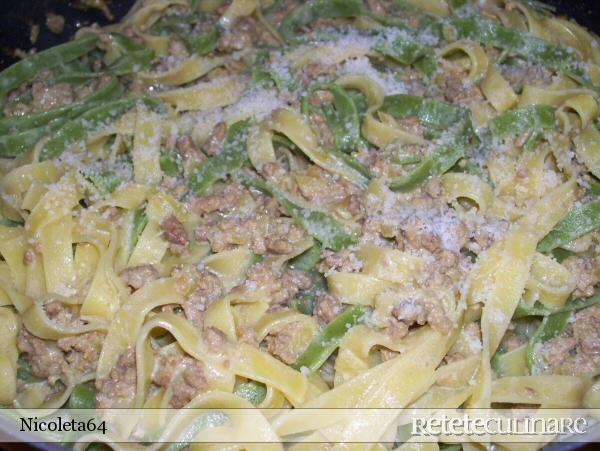 Imagine Reteta culinara Paste Cu Carne Si Sofran | 2review.ro