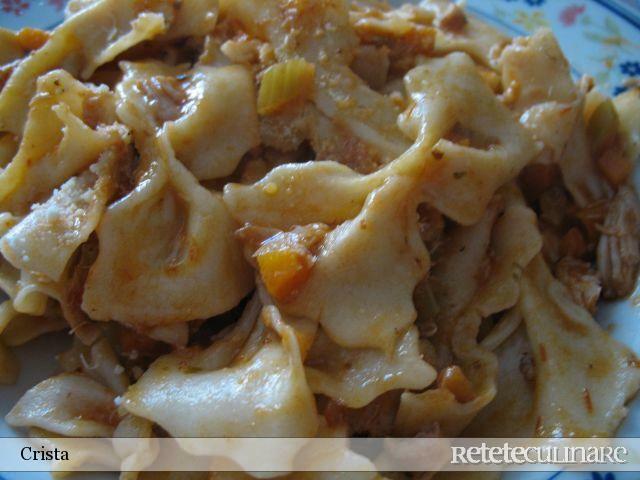 Imagine Reteta culinara Farfalle cu Sos de Carne de Pui | 2review.ro