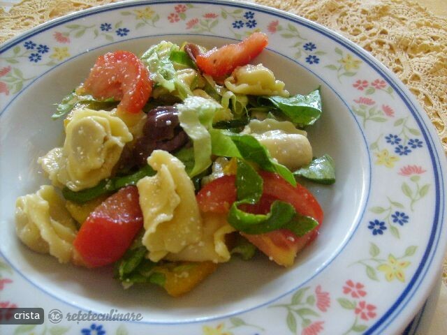 Imagine Reteta culinara Salata cu Tortellini | 2review.ro