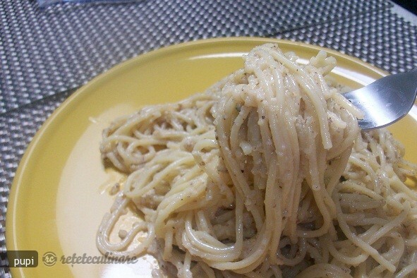 Imagine Reteta culinara Macaroane cu Nuci | 2review.ro